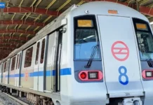 Delhi Metro के यात्रियों के लिए जरूरी खबर, ब्लू लाइन पर धीमी चल रही मेट्रो; DMRC ने बताई वजह