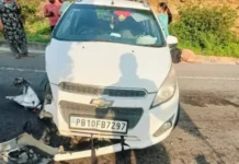 हेमकुंड साहिब जा रहे श्रद्धालुओं की कार ट्रक से टकराई, बड़ा हादसा टला