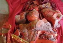 सारनाथ में प्राचीन हनुमान मंदिर में चोरी, घंटा ले गए चोर; पांच फीट पुरानी प्रतिमा को तोड़ा
