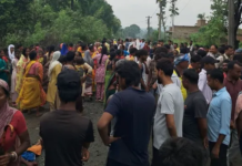 बोकारो में तिहरा हत्याकांड: पड़ोसी ने कुल्हाड़ी से दंपती और बहू की बेरहमी से हत्या