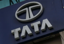 बाजार में गिरावट के बीच Tata Group के 3 शेयरों में तेजी, Titan बना Nifty 50 का Top Gainer